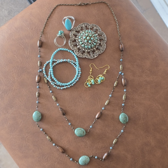 Vintage Jewelry - Turquoise and Gold Jewelry Set